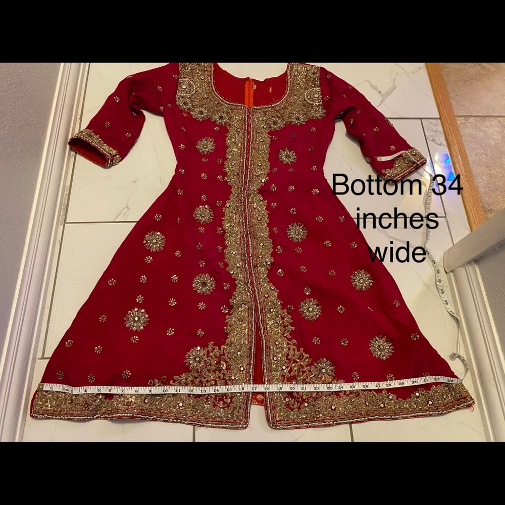 Pakistani Wedding Gown / Dress - Picture 6 of 11